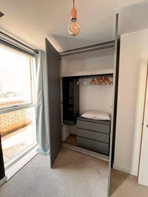 Apartament Elegant Chic Living: 1 Bed In Vibrant London Area Zewnętrze zdjęcie