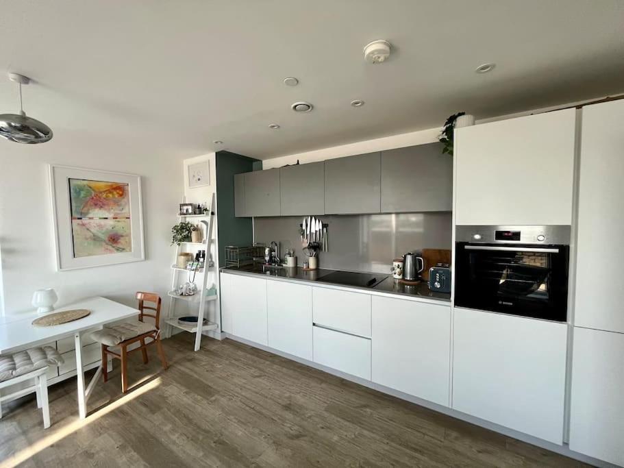 Apartament Elegant Chic Living: 1 Bed In Vibrant London Area Zewnętrze zdjęcie